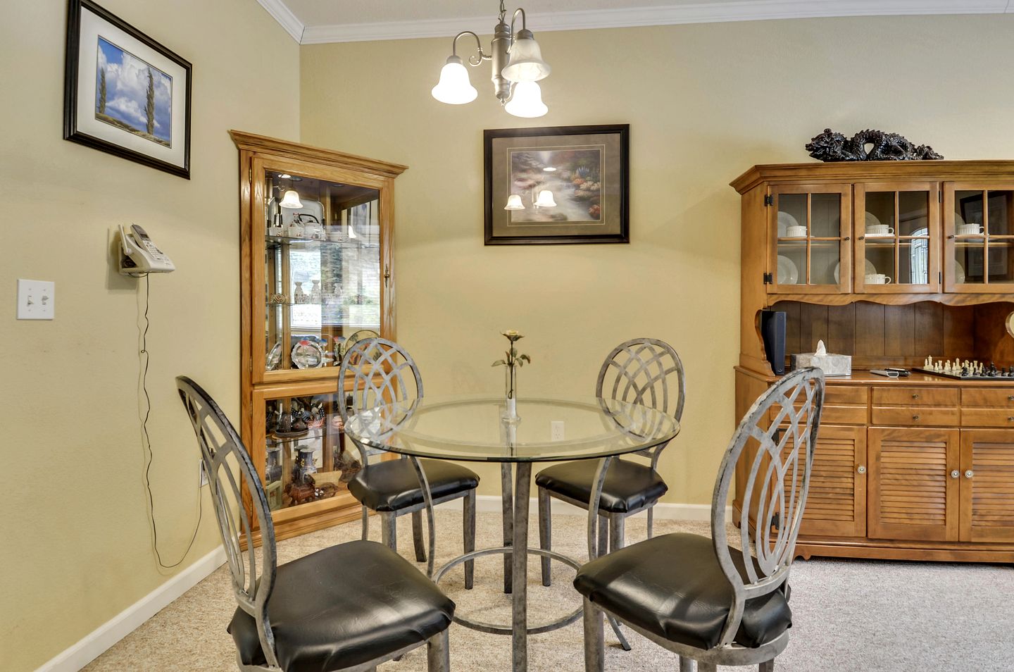 Spacious Riverfront Cottage with Game Room & Private Beach near Wineries in Guerneville, California