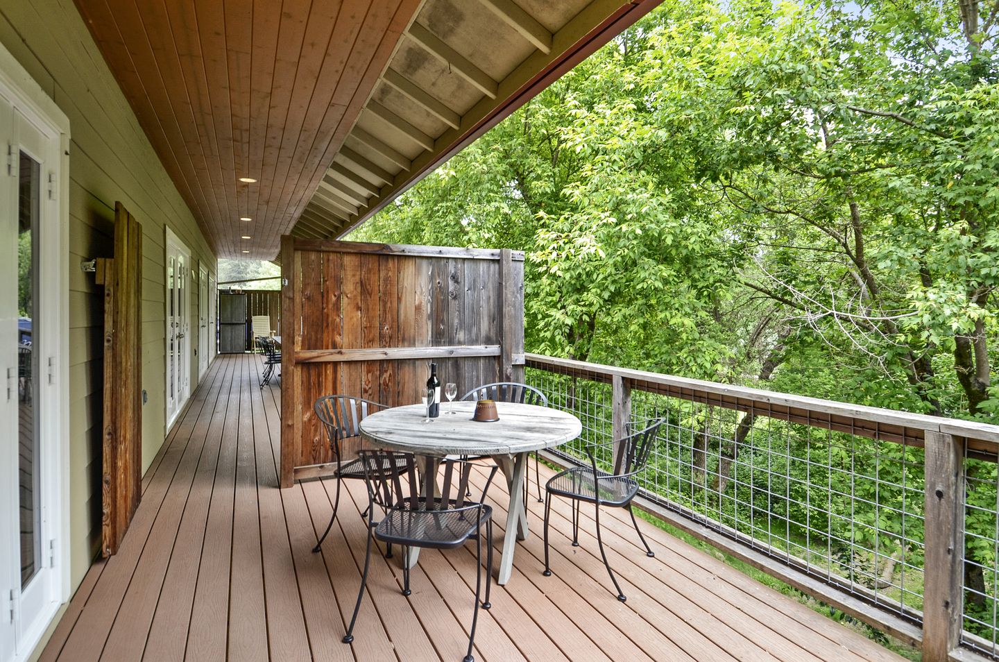 Spacious Riverfront Cottage with Game Room & Private Beach near Wineries in Guerneville, California