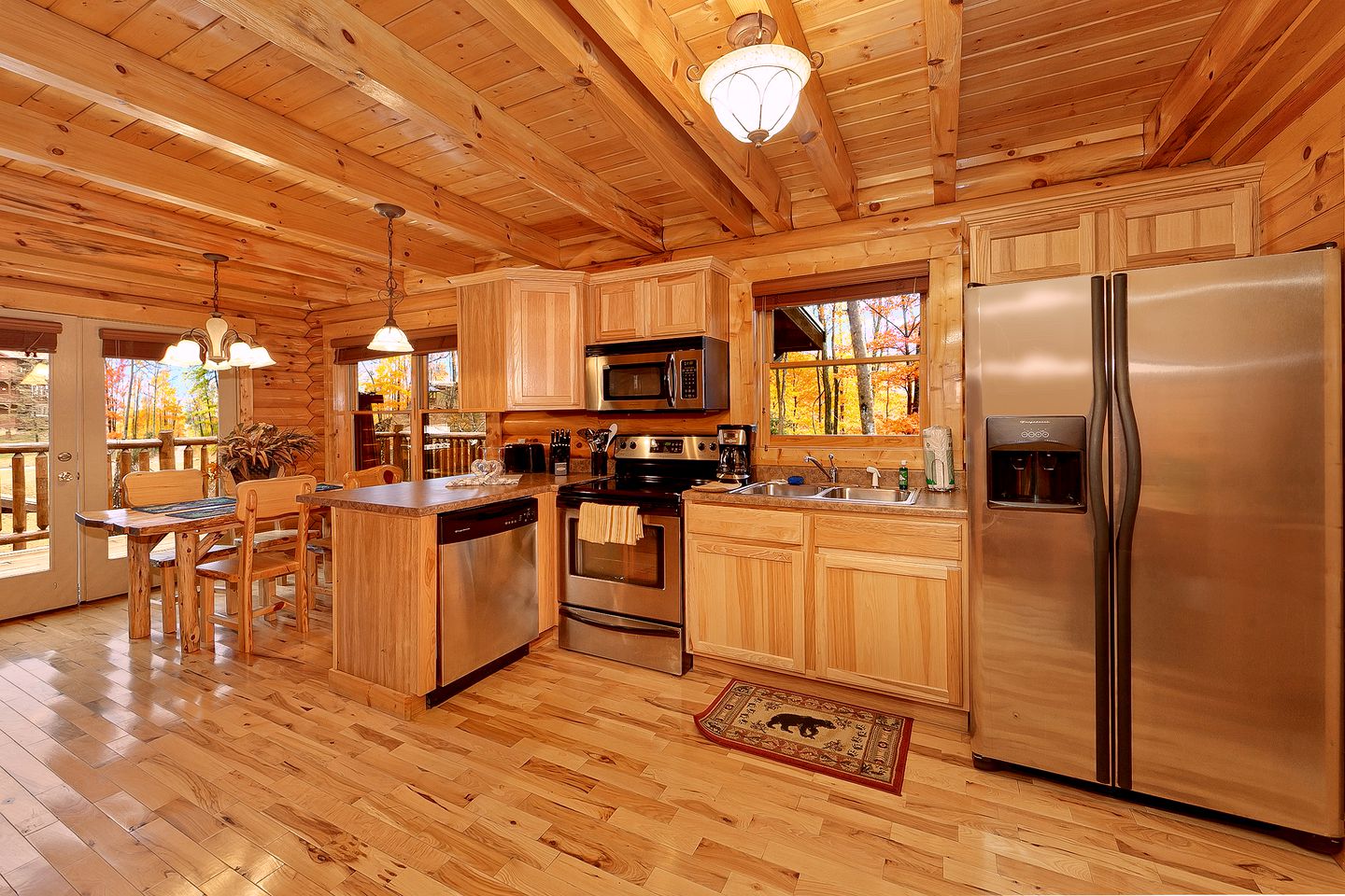 Rustic yet Luxurious Gatlinburg Cabin Rental for a Romantic Getaway near the Great Smoky Mountains, Tennessee