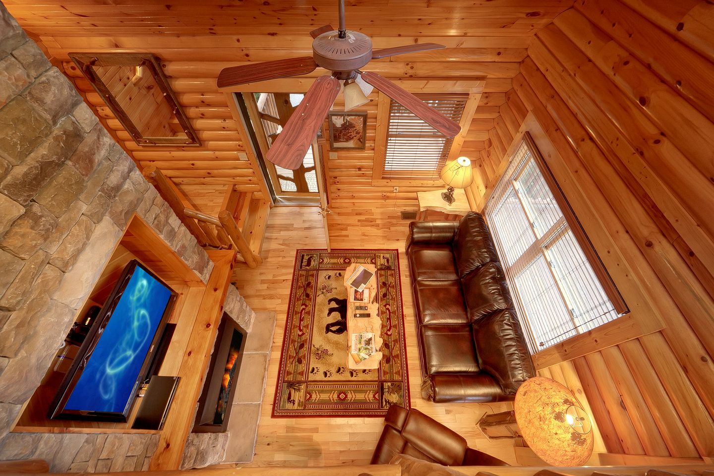 Rustic yet Luxurious Gatlinburg Cabin Rental for a Romantic Getaway near the Great Smoky Mountains, Tennessee