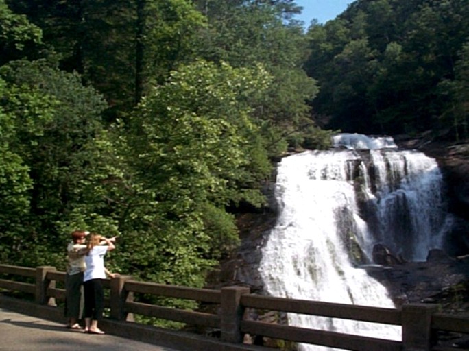 Log Cabins (Coker Creek, Tennessee, United States)