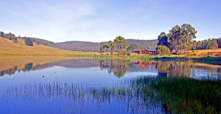 Nature Lodges (Lake Leake, Tasmania, Australia)