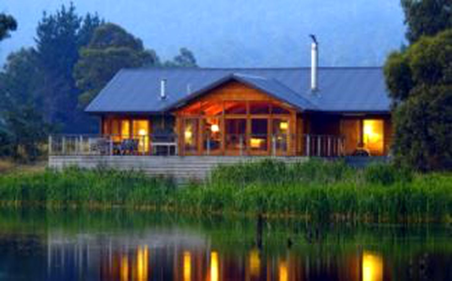 Luxurious Lodge Rental with Peaceful Water Views in Tasmania, Australia