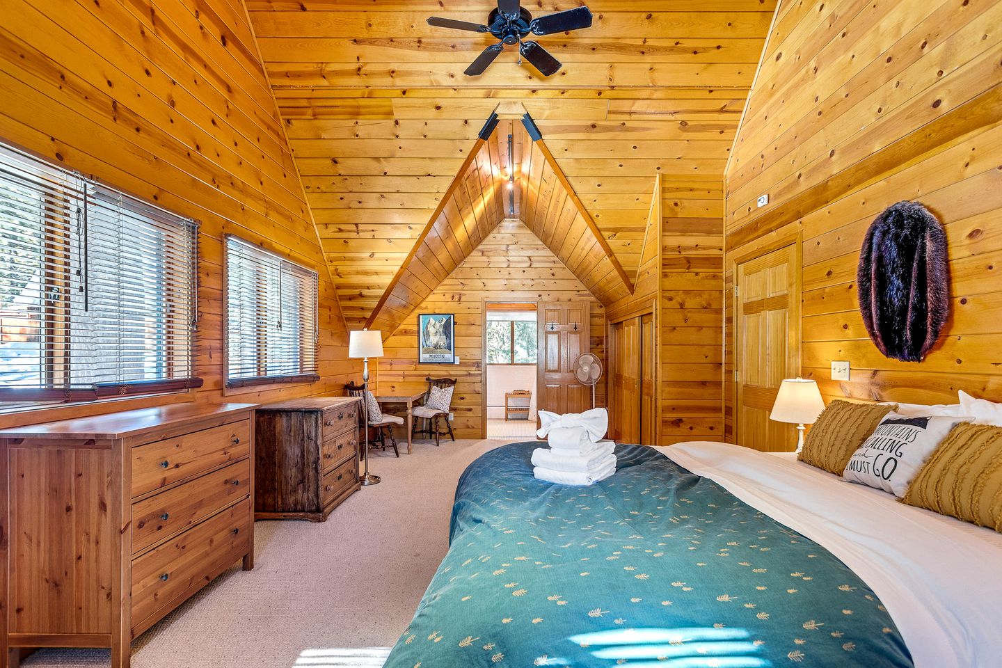 Luxurious Bear Valley Cabin in the Pines with Hot Tub, Perfect for a Family Friendly Vacation