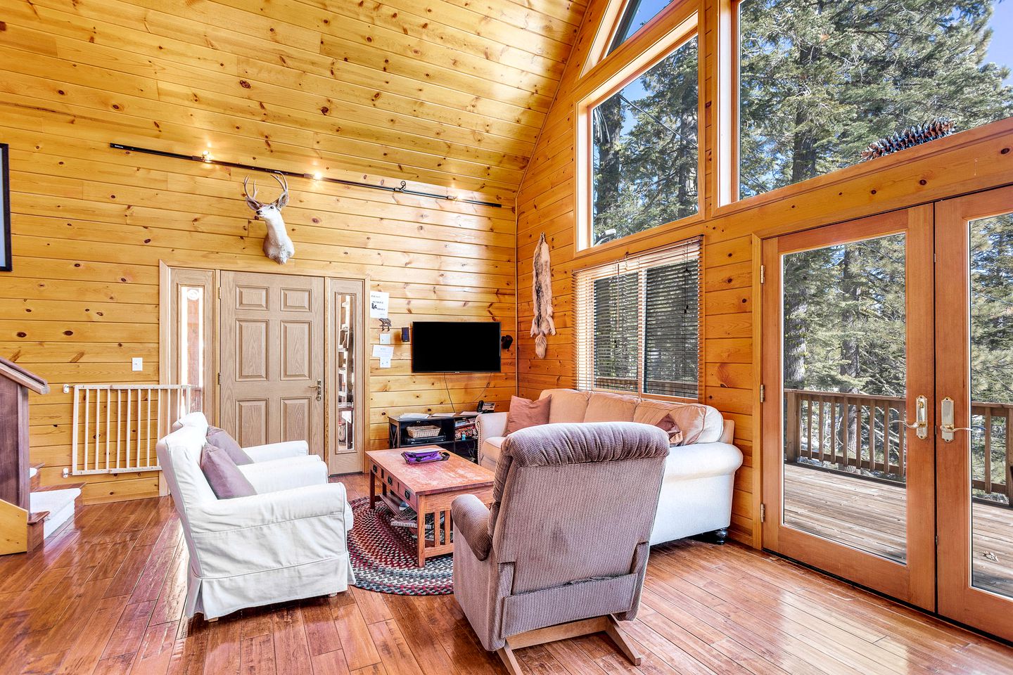 Luxurious Bear Valley Cabin in the Pines with Hot Tub, Perfect for a Family Friendly Vacation