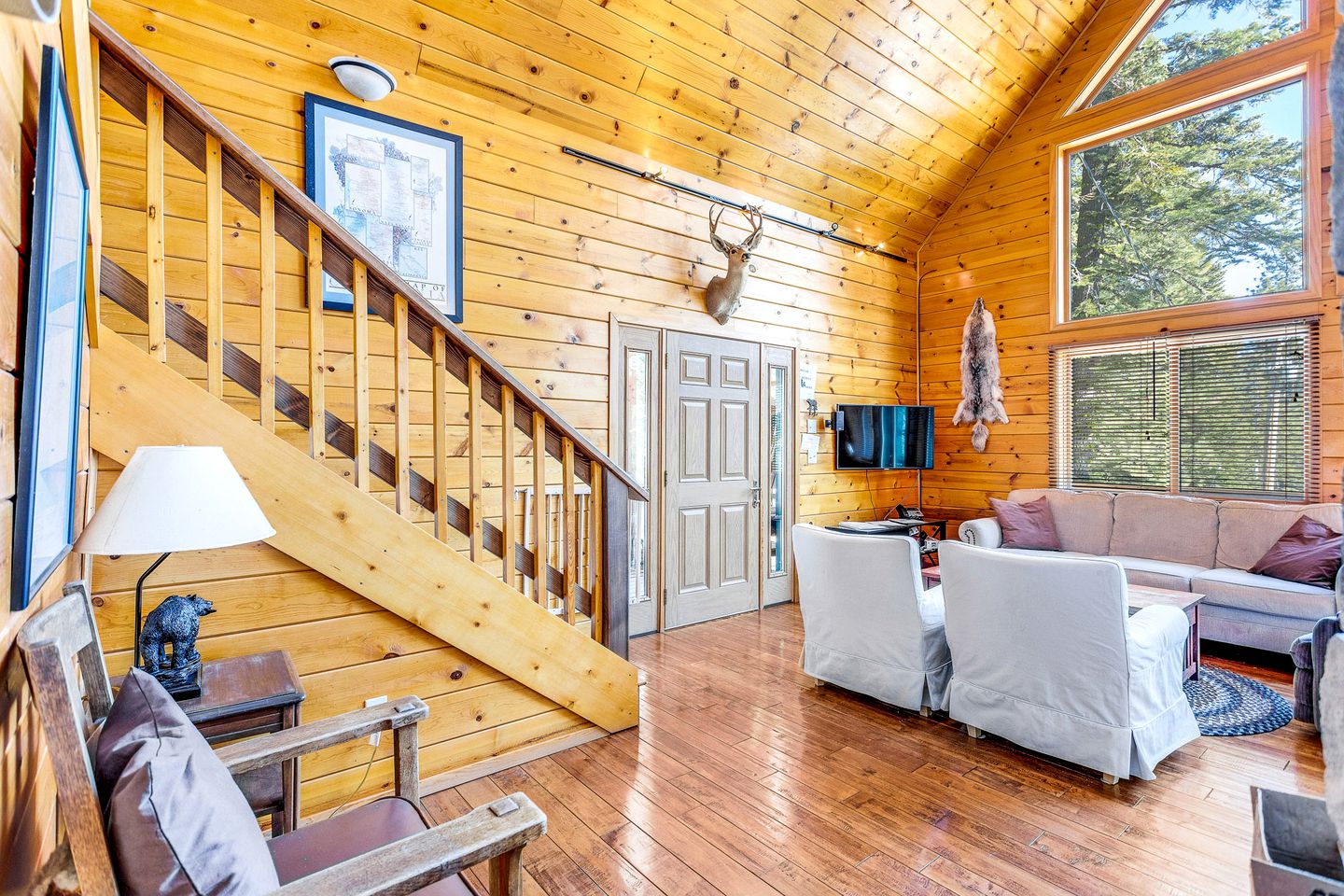Luxurious Bear Valley Cabin in the Pines with Hot Tub, Perfect for a Family Friendly Vacation