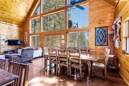 Luxurious Bear Valley Cabin in the Pines with Hot Tub, Perfect for a Family Friendly Vacation photo 4