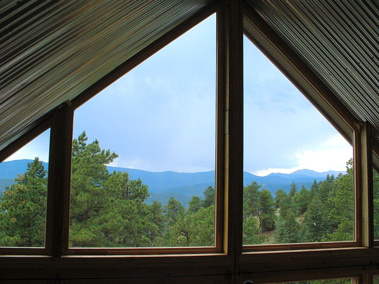 Gorgeous Custom Built Cabin with a Hot Tub near Denver, Colorado