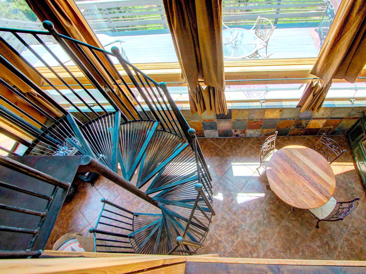 Gorgeous Custom Built Cabin with a Hot Tub near Denver, Colorado