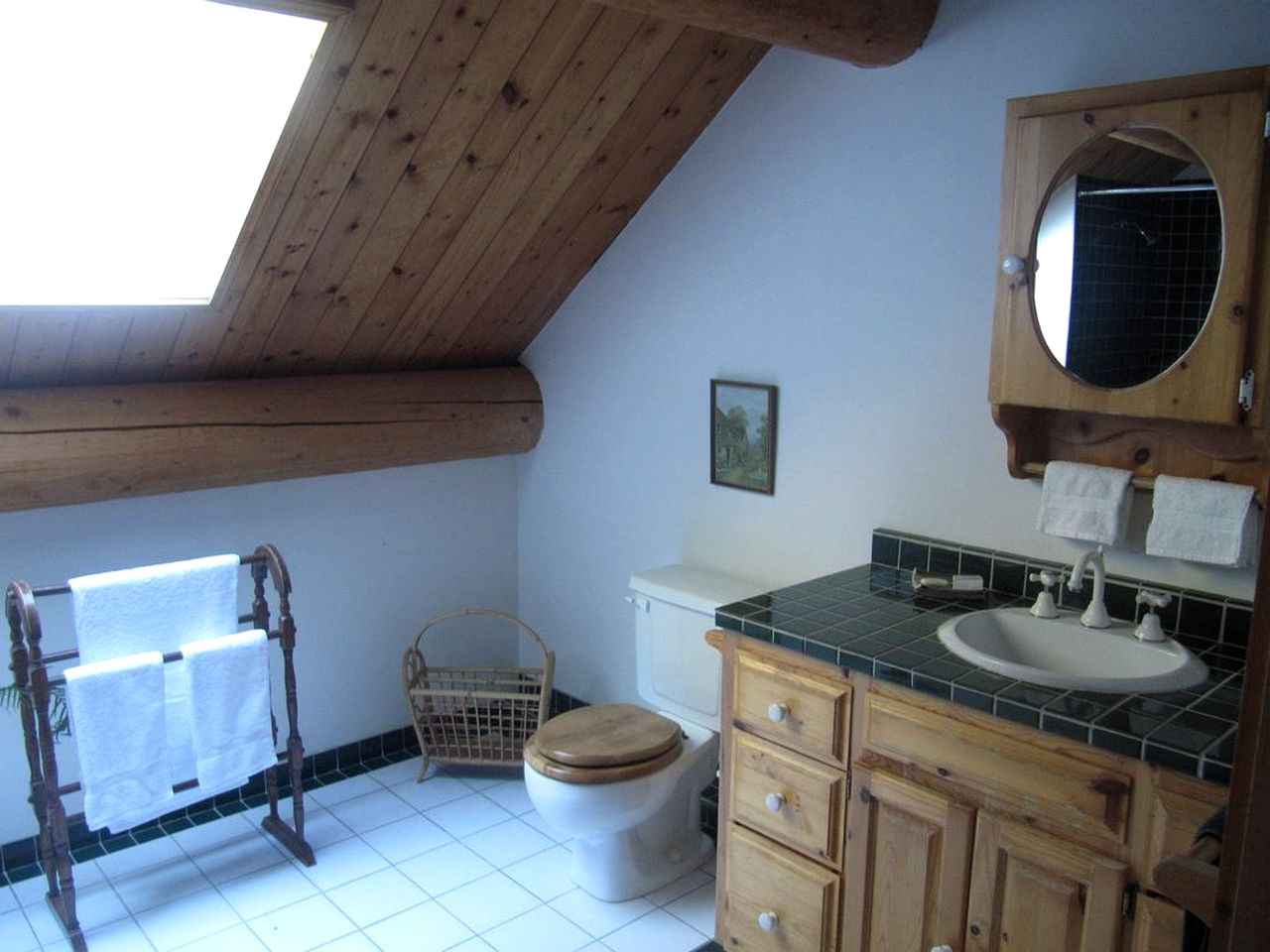 Stately Secluded Log Cabin with a Hot Tub near Abbotsford, British Columbia