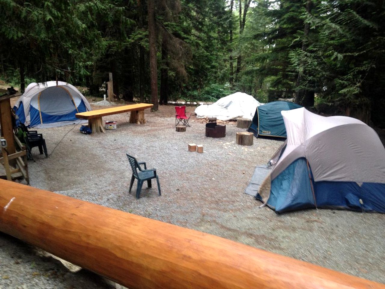 Stately Secluded Log Cabin with a Hot Tub near Abbotsford, British Columbia