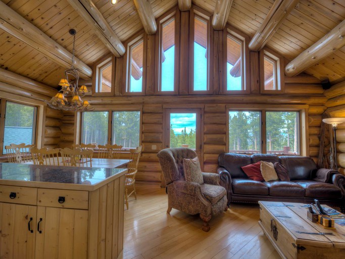 Cabins (Breckenridge, Colorado, United States)