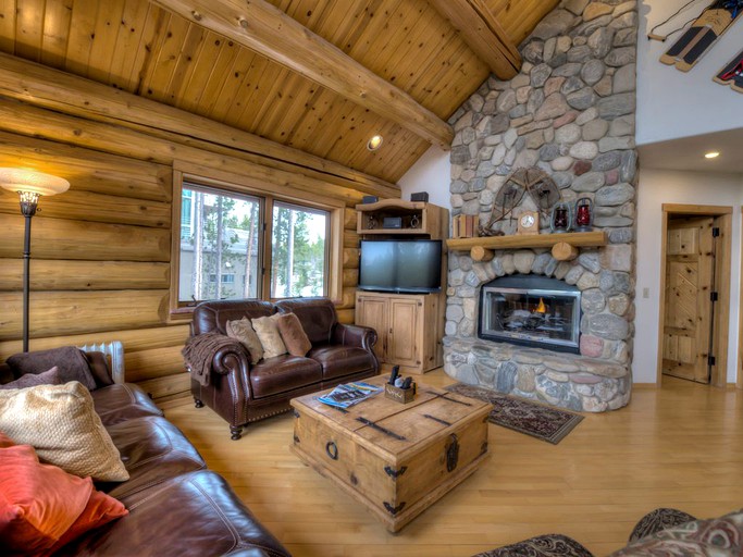 Cabins (Breckenridge, Colorado, United States)