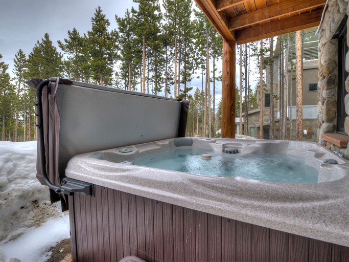 Cabins (Breckenridge, Colorado, United States)