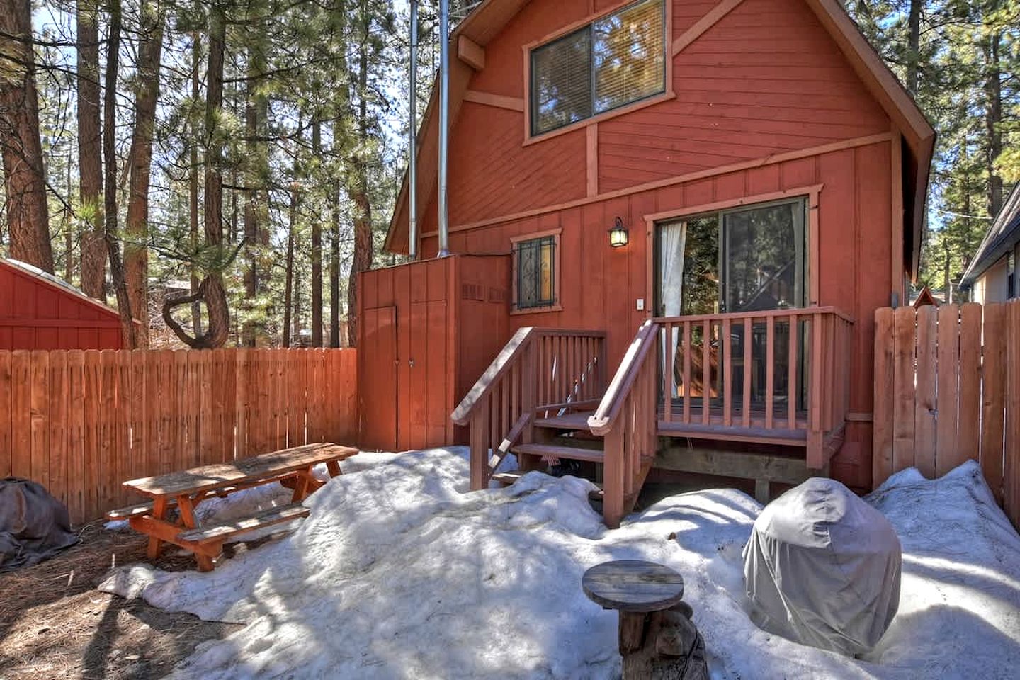Cute Cabin with Fireplace and Private Patio in Big Bear Lake, California