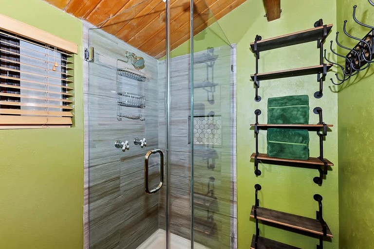 Cabins (United States of America, Big Bear Lake, California)