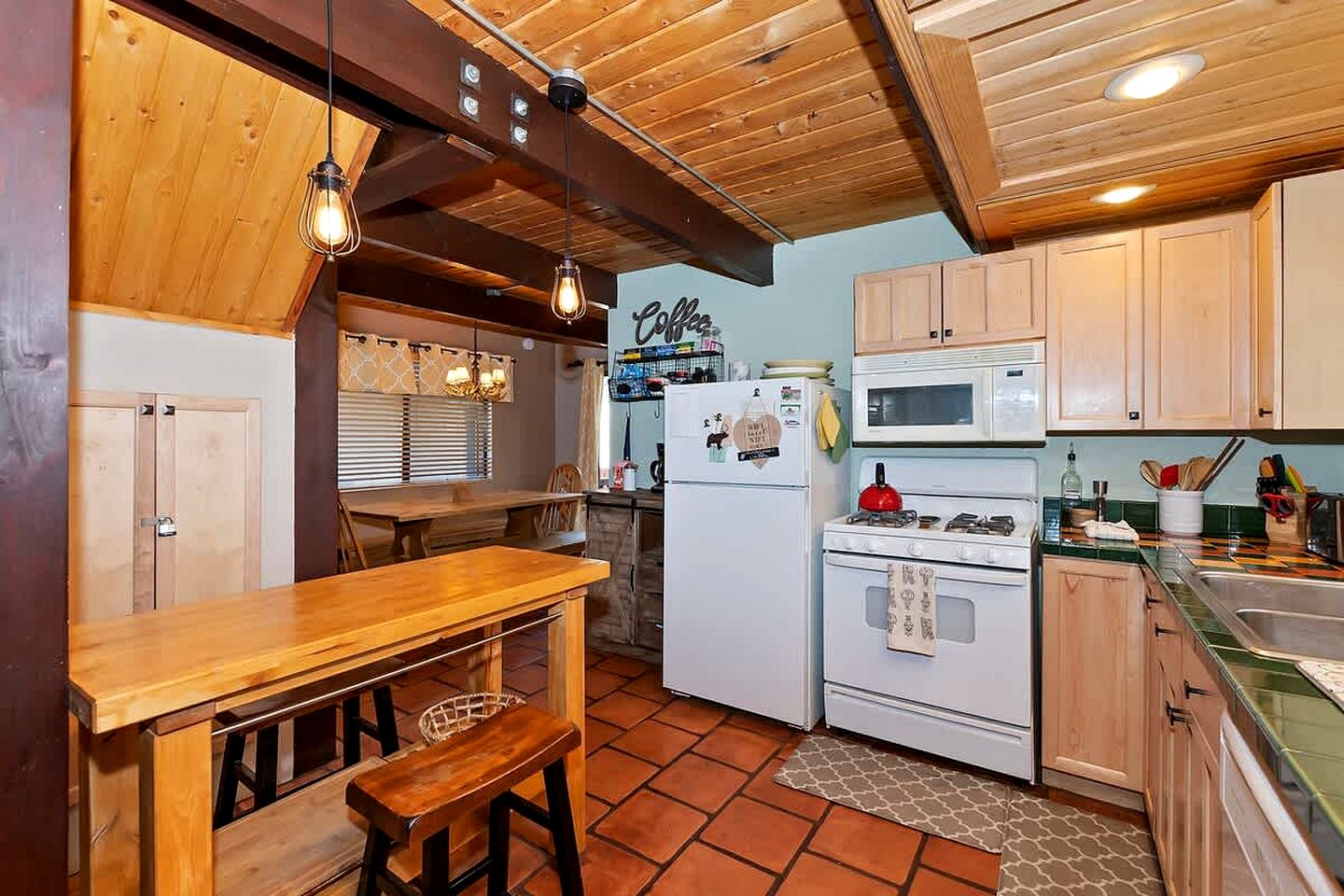 Cute Cabin with Fireplace and Private Patio in Big Bear Lake, California