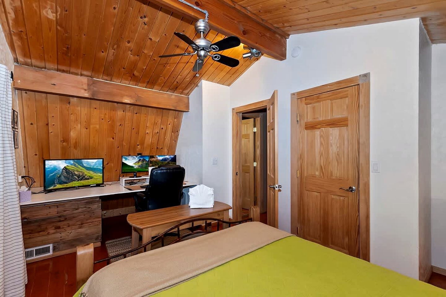 Cute Cabin with Fireplace and Private Patio in Big Bear Lake, California