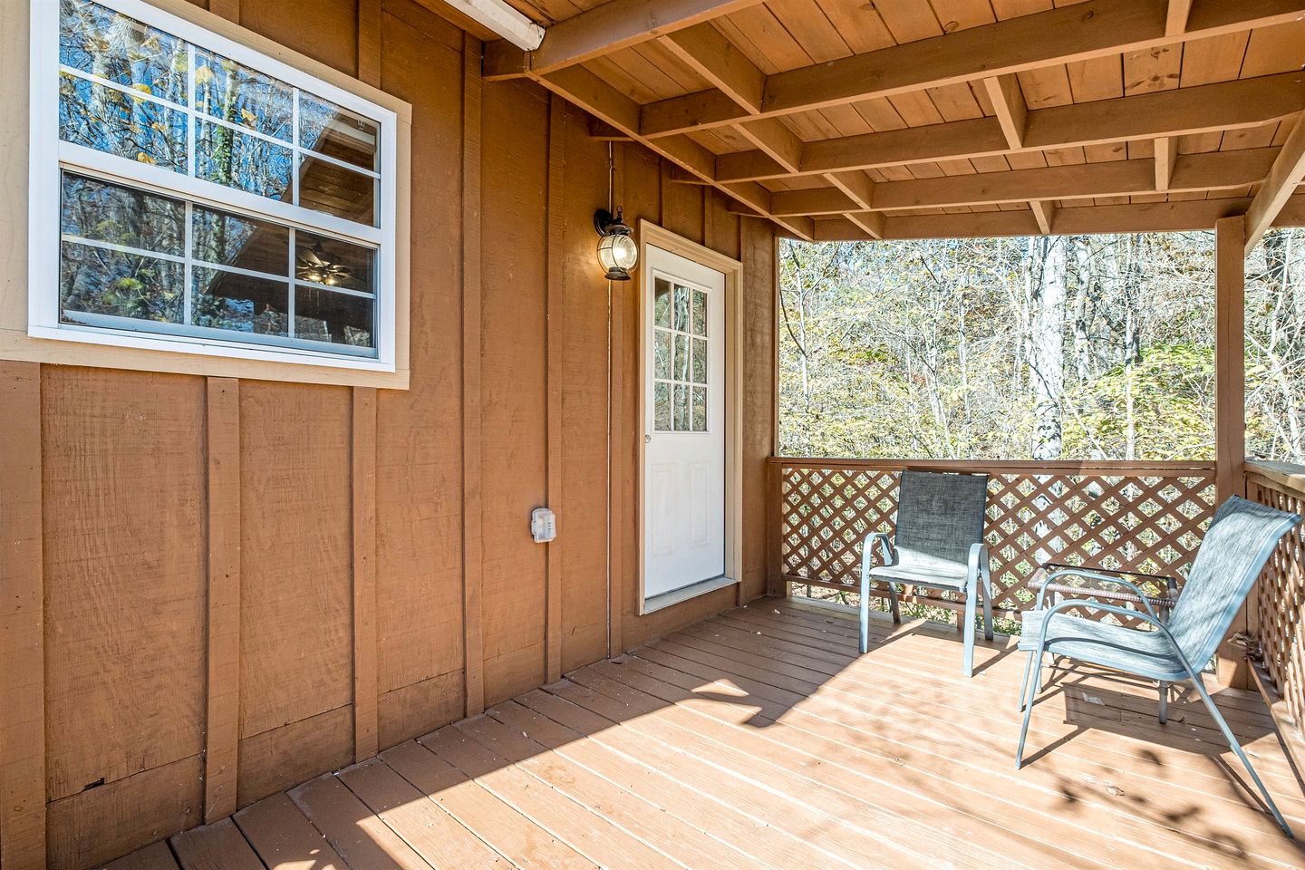 Cute Cabin with Pool Table and Hiking Trails in Cleveland, Georgia