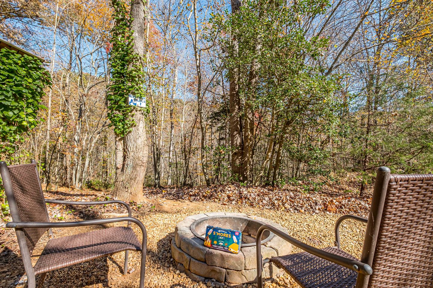 Cute Cabin with Pool Table and Hiking Trails in Cleveland, Georgia