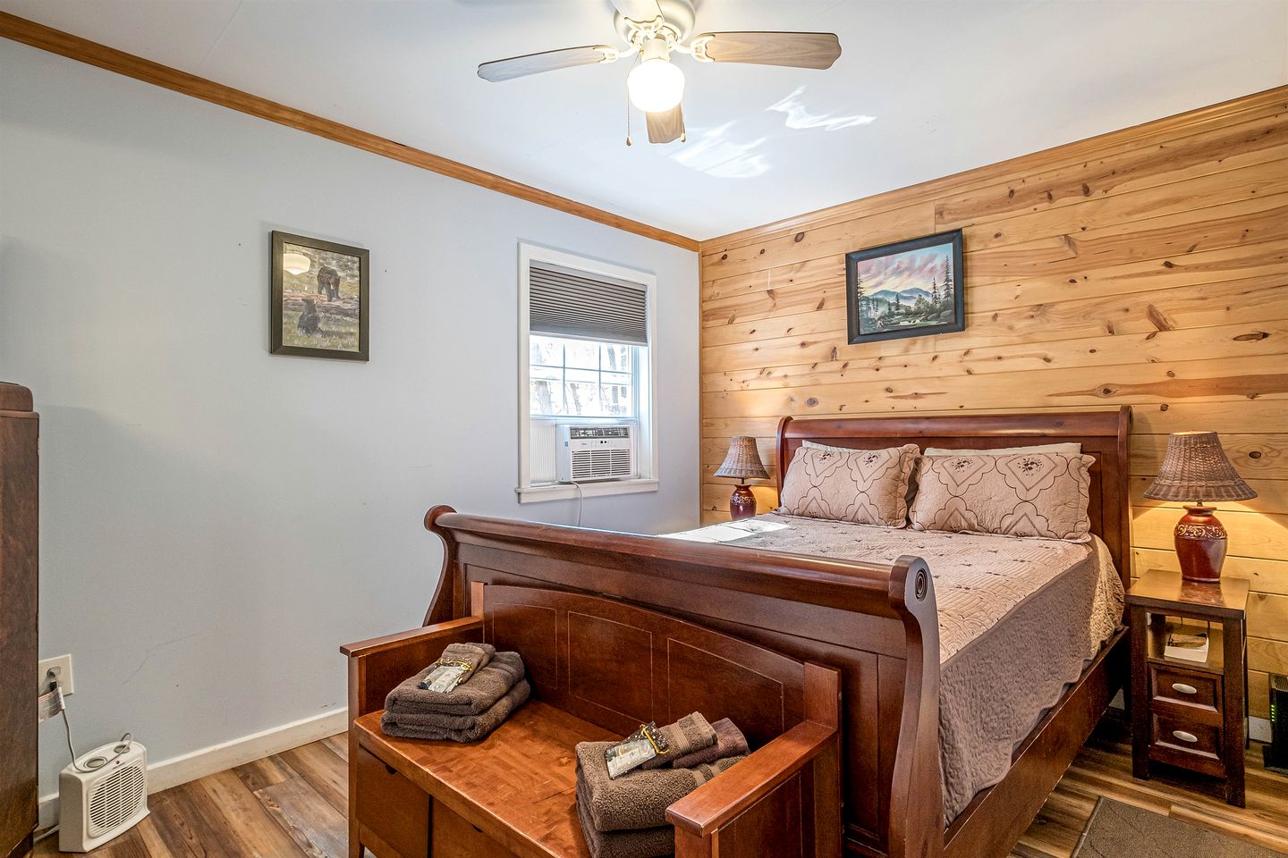 Cute Cabin with Pool Table and Hiking Trails in Cleveland, Georgia