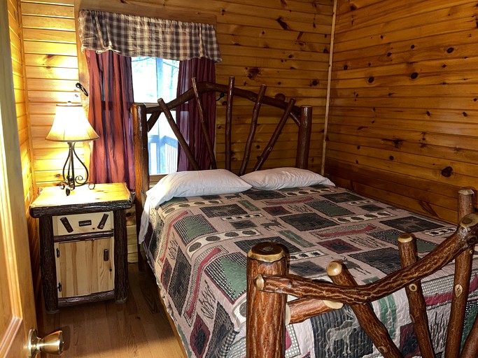 Cabins (United States of America, Clarington, Pennsylvania)