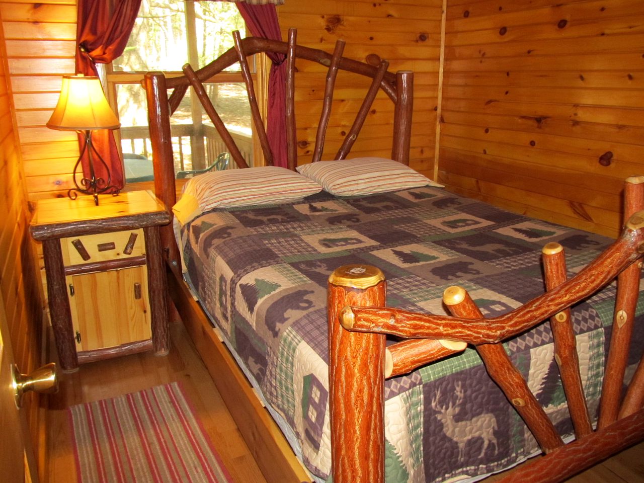 Cute Cabin with Private Hot Tub for Amazing Hiking Vacations near Cook Forest, PA