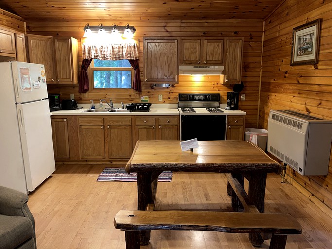 Cabins (United States of America, Clarington, Pennsylvania)