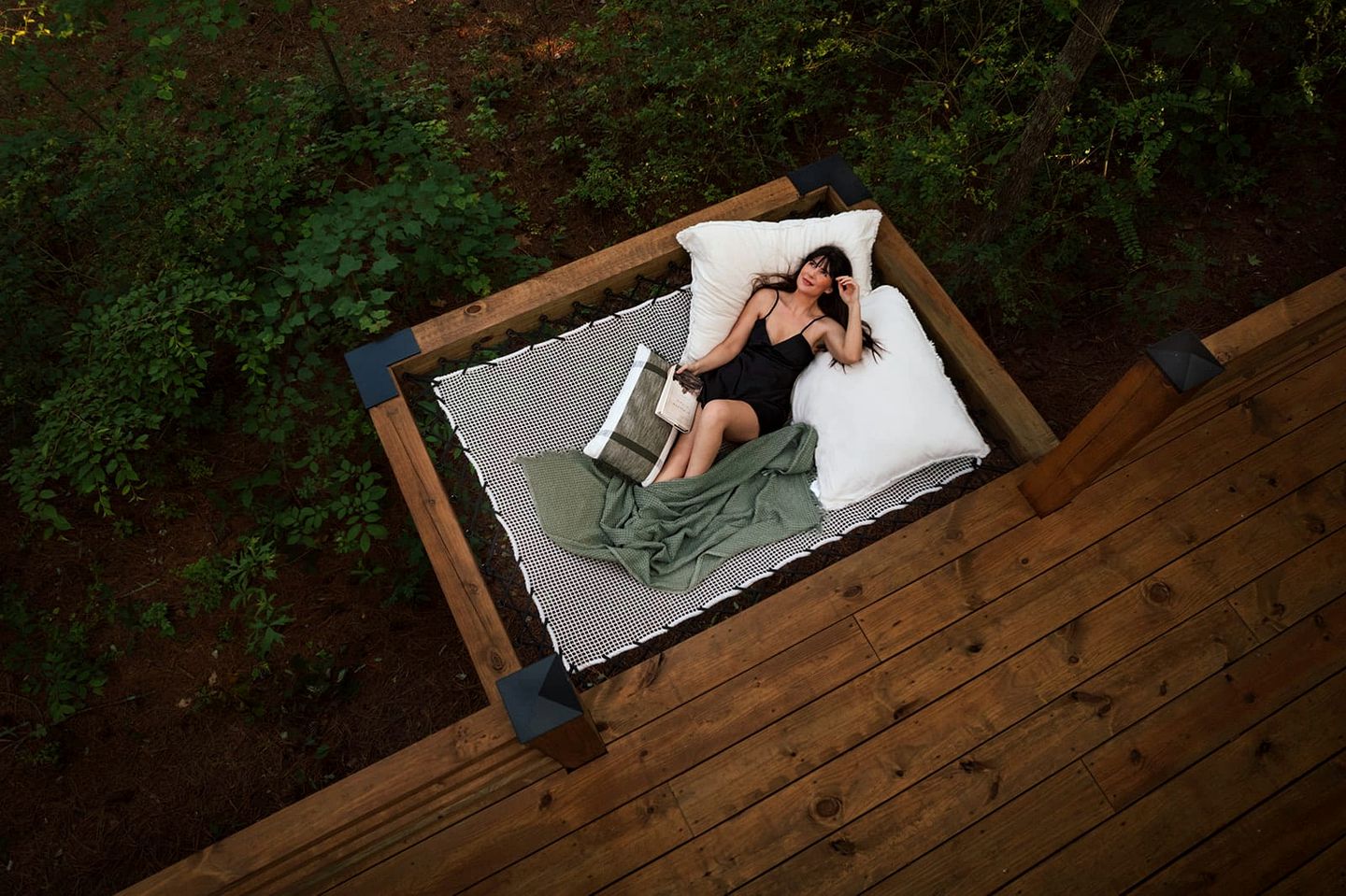 Cute Elevated Tiny House with Private Hot Tub for Romantic Escapes in Alabama