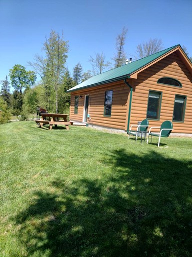 Cabins (United States of America, Hyde Park, Vermont)
