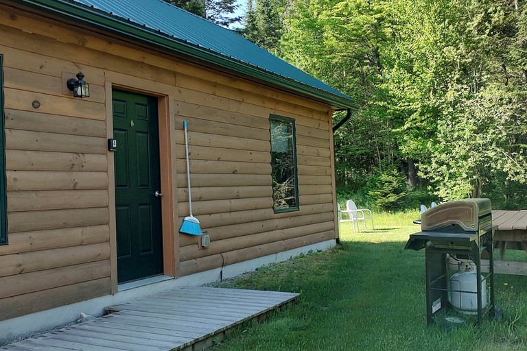 Cabins (United States of America, Hyde Park, Vermont)