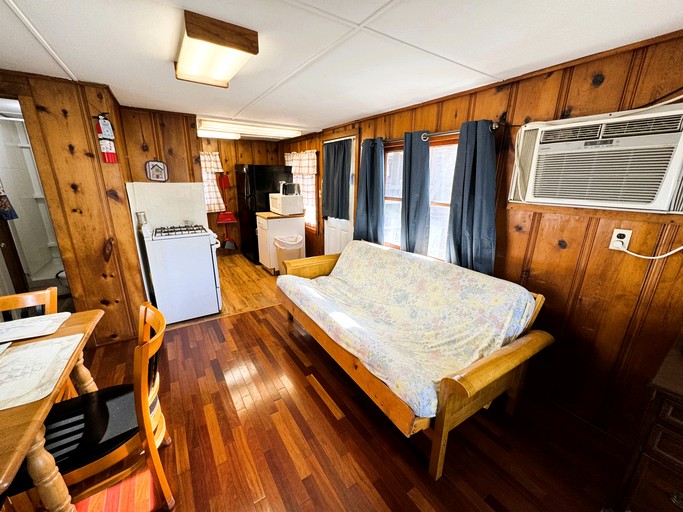 Cabins (United States of America, Rockaway Beach, Missouri)