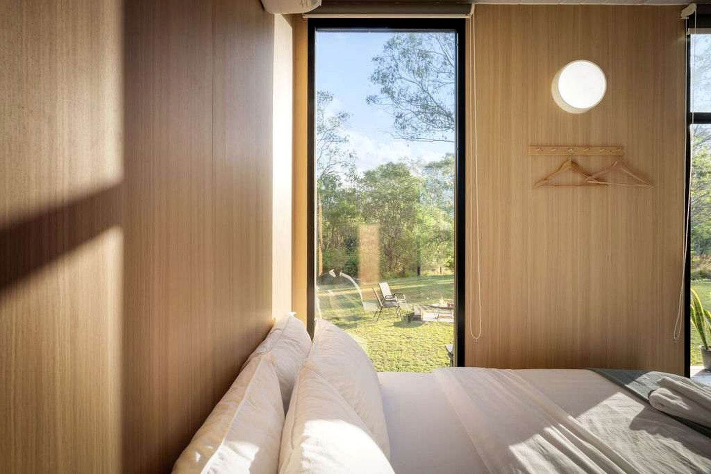 Cute Tiny House for a Delightful Relaxing Farm Stay Surrounded by Nature in Mundoolun, Queensland