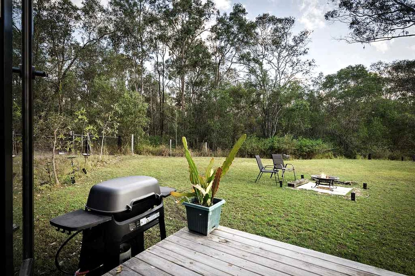 Cute Tiny House for a Delightful Relaxing Farm Stay Surrounded by Nature in Mundoolun, Queensland