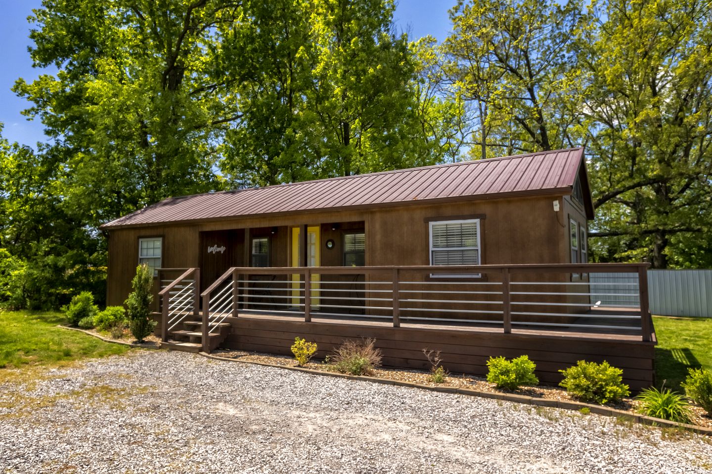 Cute Tiny House Glamping Destination near Lake of Egypt, Illinois