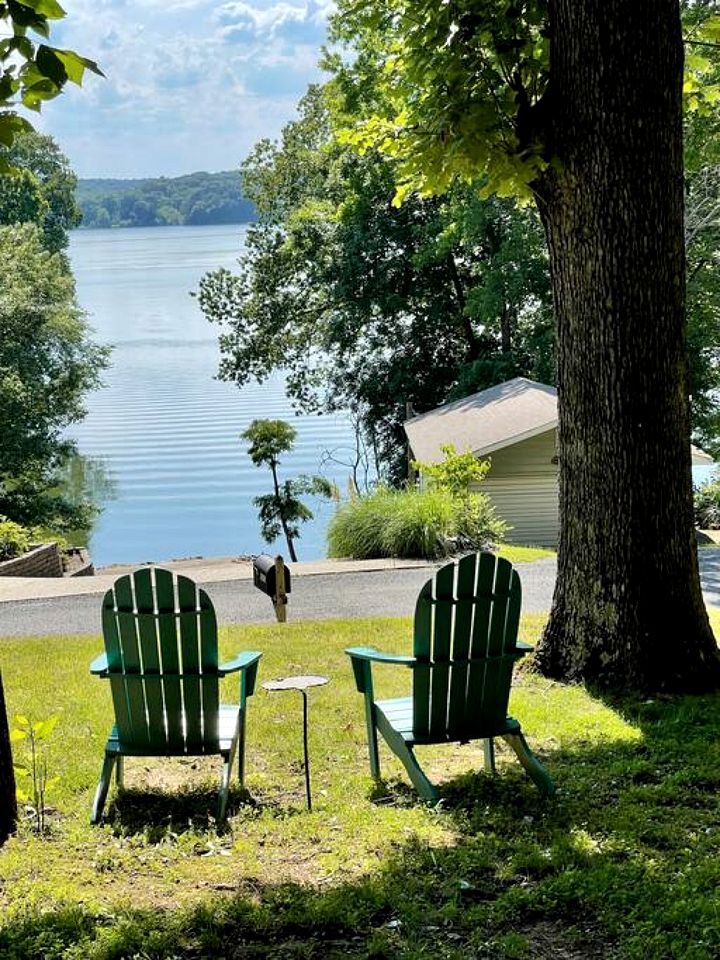 Charming Cottage with Fire Pit and Barbecue in Cadiz, Kentucky