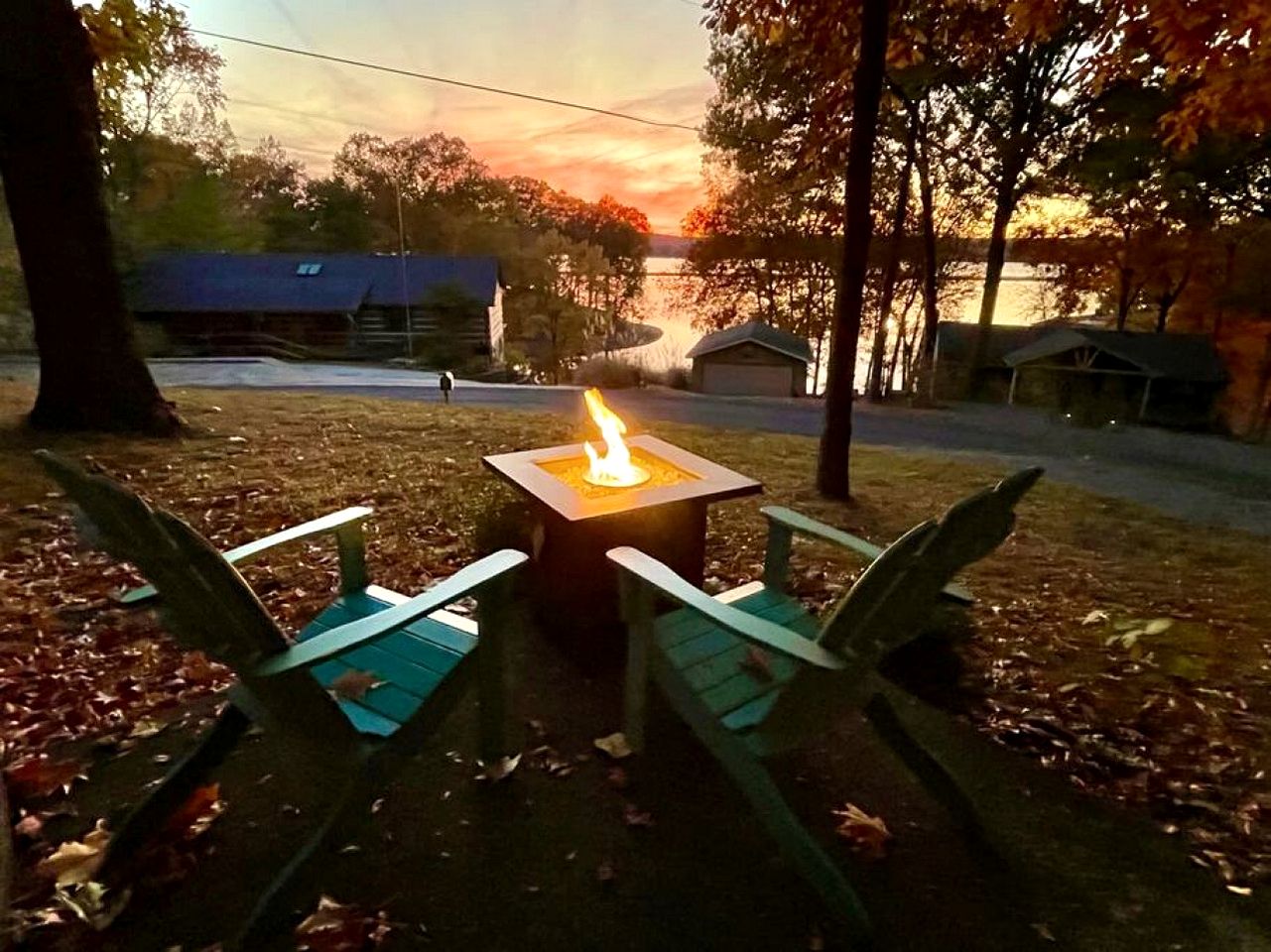 Charming Cottage with Fire Pit and Barbecue in Cadiz, Kentucky