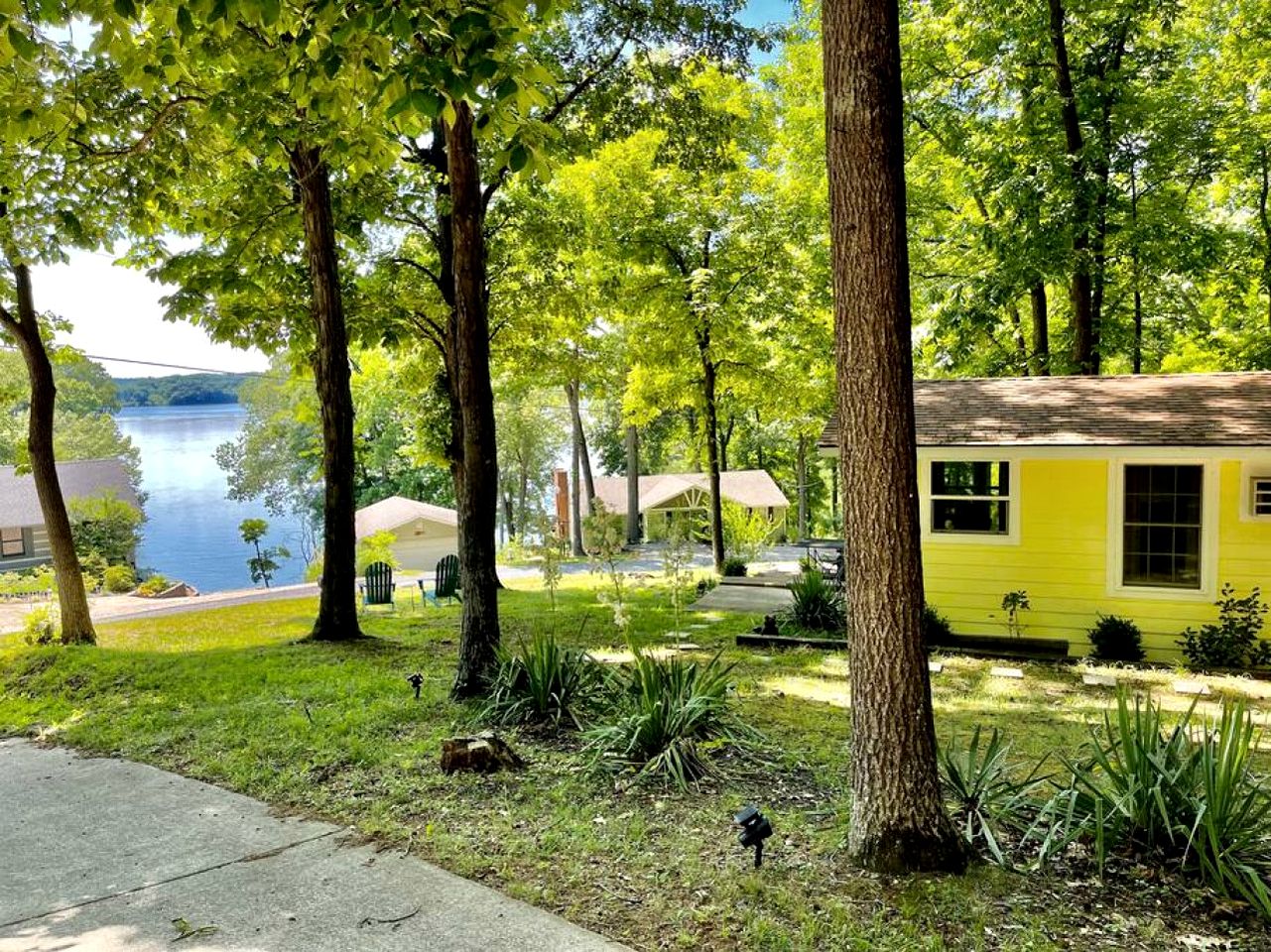 Charming Cottage with Fire Pit and Barbecue in Cadiz, Kentucky