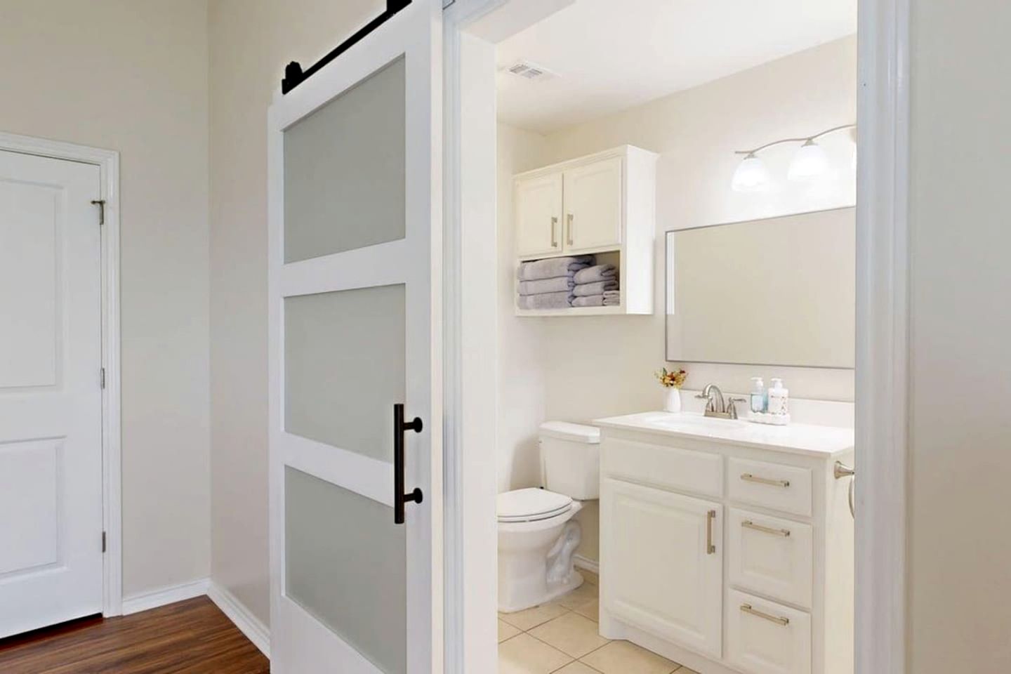 Cozy Updated Home Near Wolf Pen Creek Park – College Station, Texas