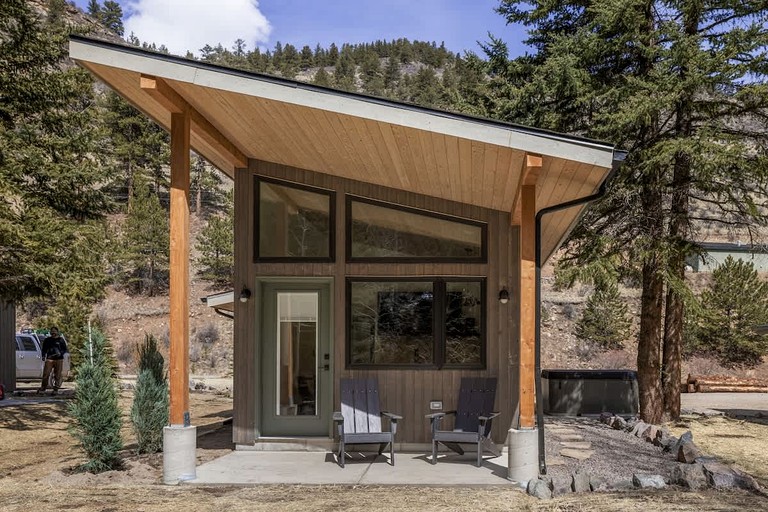 Cozy Modern Cabin with Hot Tub Nestled in the Trees for an Amazing Getaway in Nature in Grant, Colorado