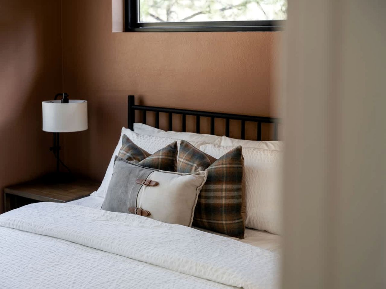 Cozy Modern Cabin with Hot Tub Nestled in the Trees for an Amazing Getaway in Nature in Grant, Colorado