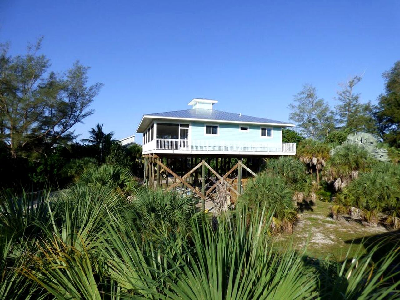 Stunning Beachfront Cottage with Gulf Views & Water Access on Little Gasparilla Island, Florida