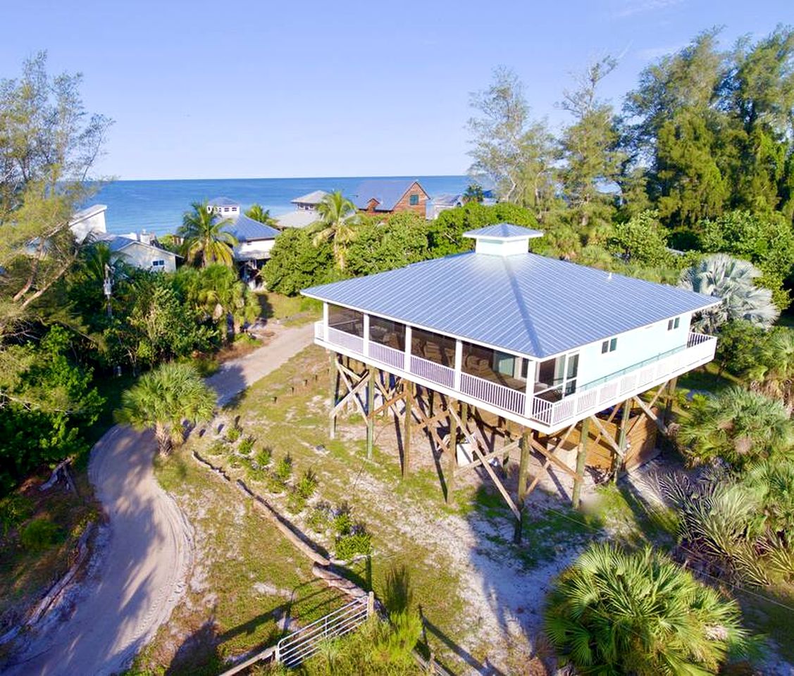 Stunning Beachfront Cottage with Gulf Views & Water Access on Little Gasparilla Island, Florida