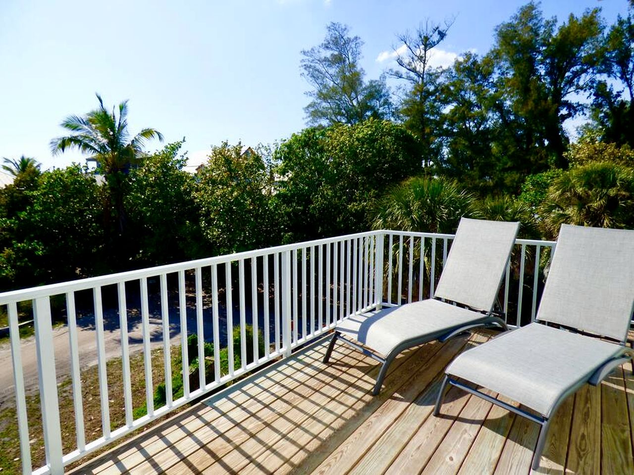 Stunning Beachfront Cottage with Gulf Views & Water Access on Little Gasparilla Island, Florida