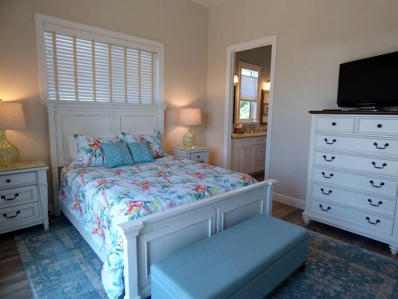 Stunning Beachfront Cottage with Gulf Views & Water Access on Little Gasparilla Island, Florida