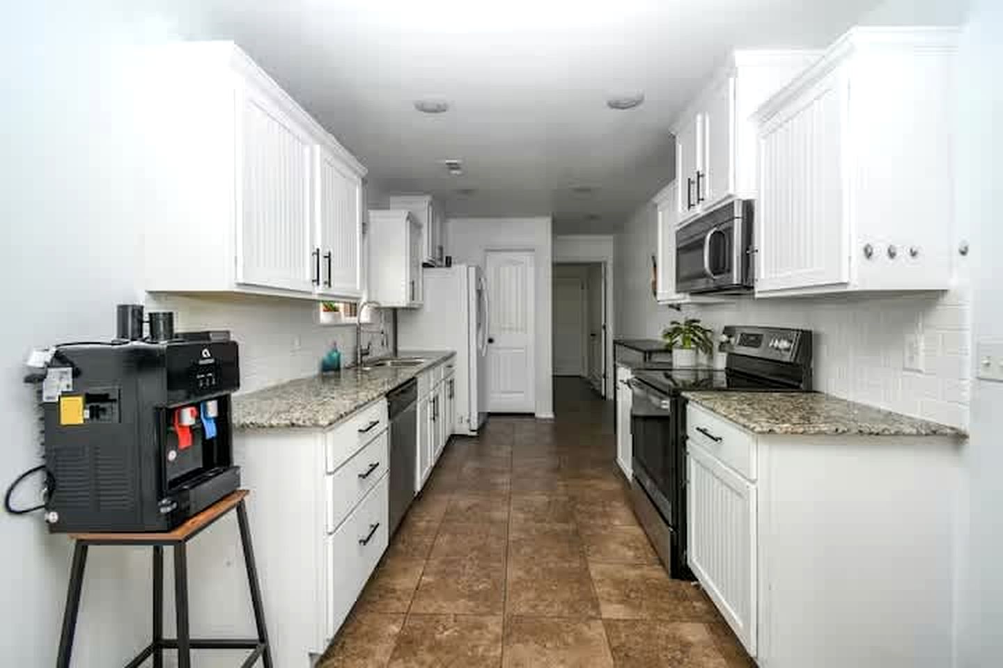 Family-Friendly Getaway with Large Yard & Cozy Living Spaces in Siloam Springs, Arkansas