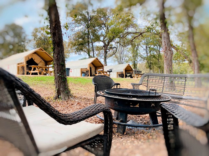 Vacation Rentals (United States of America, Kingsbury, Texas)
