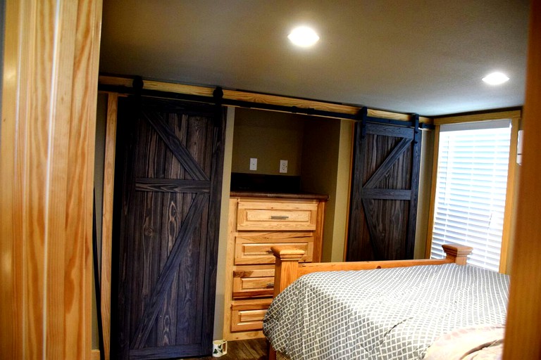 Tiny Houses (Cedar Creek, Texas, United States)