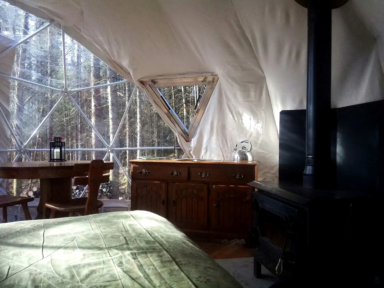 Peaceful Dome Rental for a Romantic Getaway, Quebec