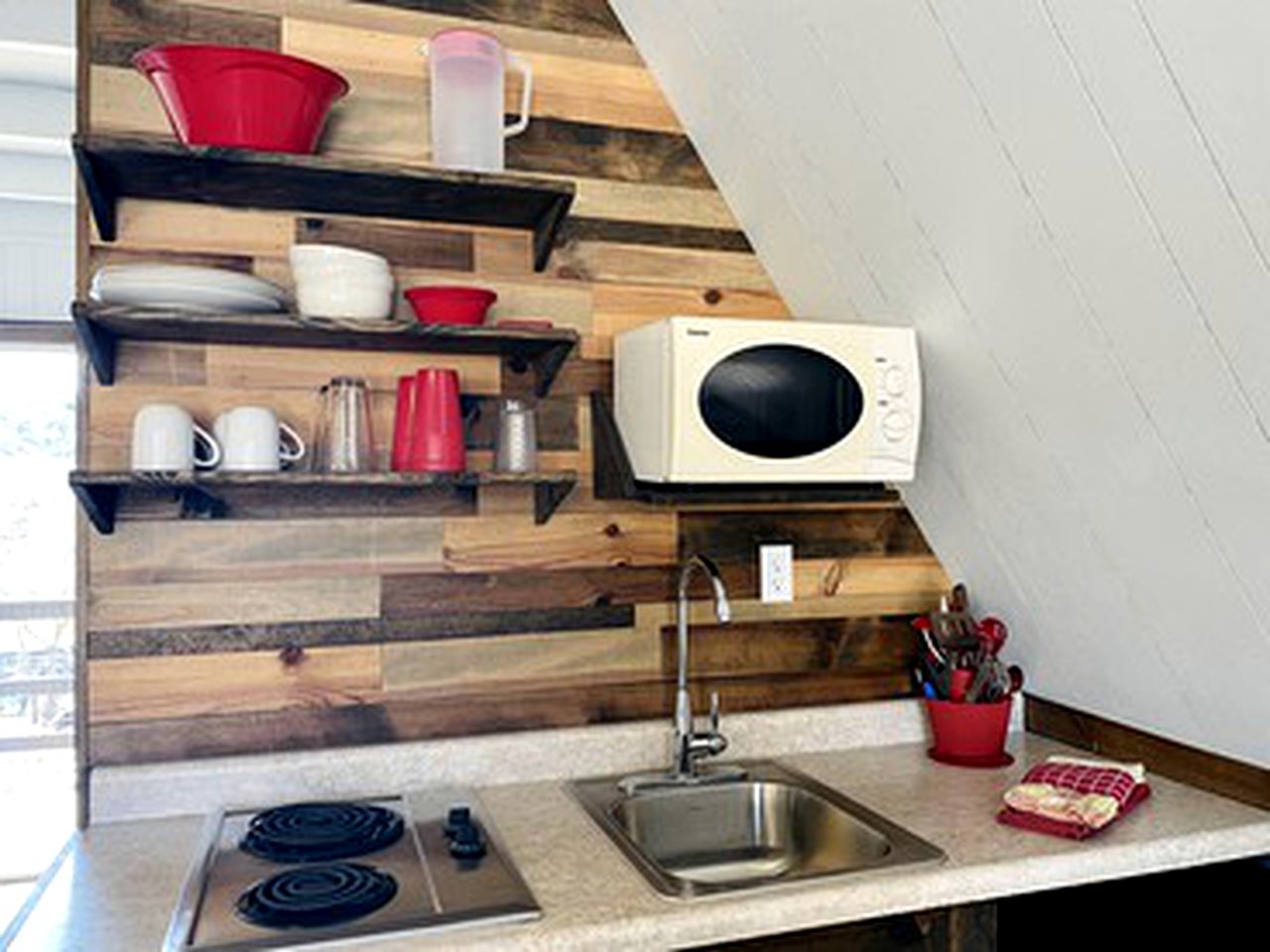 Branson, Missouri Lakeside Escape in a Glamping Cabin